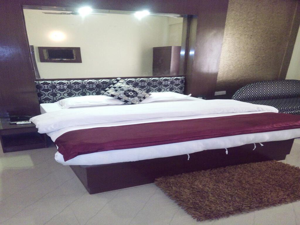Hotel New Park Plaza Haridwār Zewnętrze zdjęcie